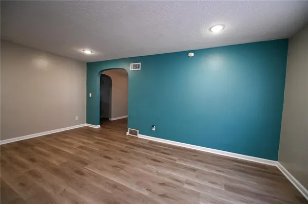$125,000 | 102 Winner Road, El Dorado Springs, MO 64744