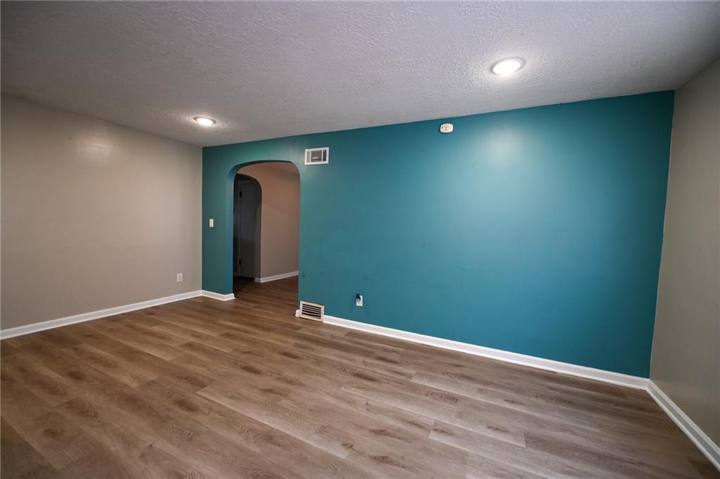 102 Winner Road El Dorado Springs, MO 64744 - Photo 5 of 21