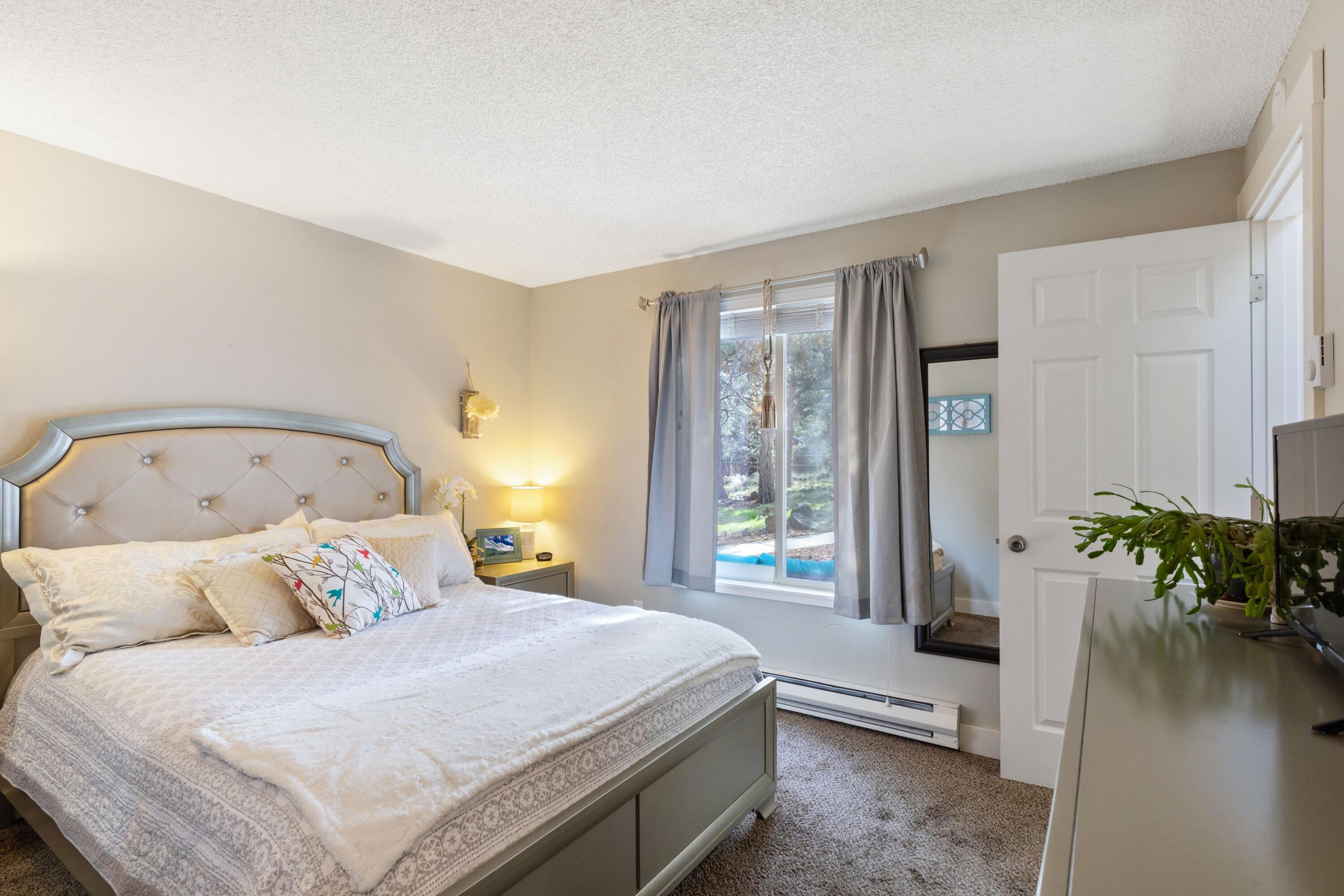 1700 Northeast Wells Acres Road, Unit 4 Bend, OR 97701 - Photo 10 of 17 Bedroom