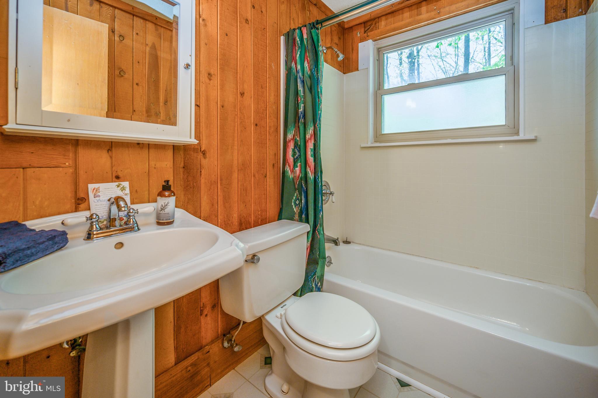 202 Constitution Boulevard Locust Grove, VA 22508 - Photo 24 of 51 Bathroom 2