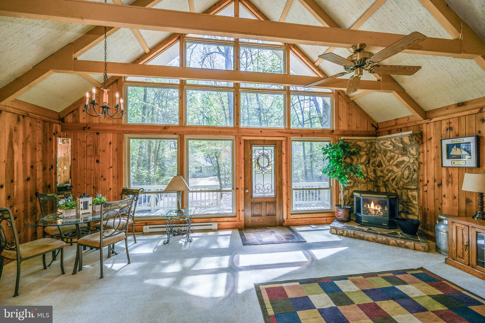202 Constitution Boulevard Locust Grove, VA 22508 - Photo 7 of 51 Living Area