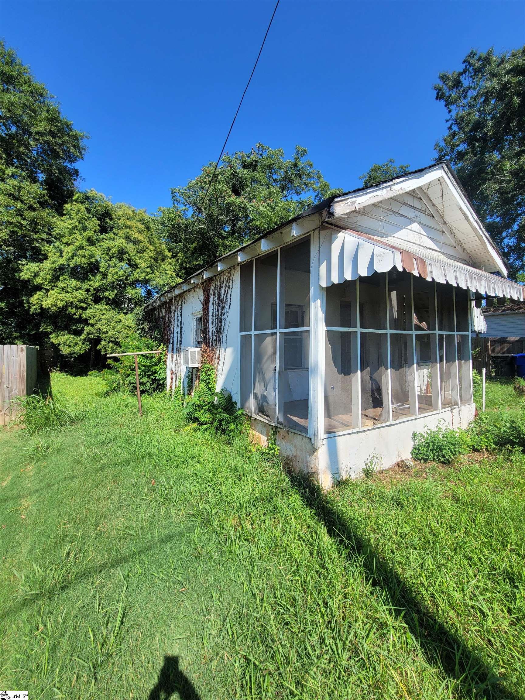 18 Chaney Street Greenville, SC 29607 - Photo 3 of 5