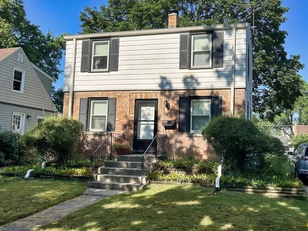 $415,000 | 956 Hillside Avenue, Elmhurst, IL 60126