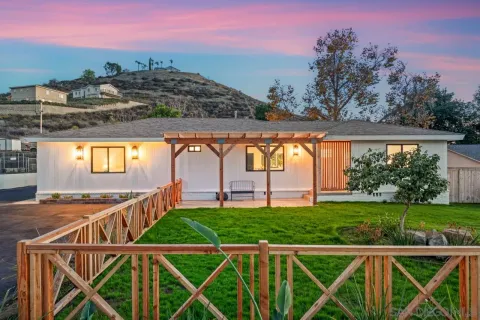 a view of an outdoor space