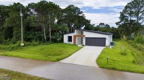 $299,000 | 1222 Hilliard Street East, Lehigh Acres, FL 33974
