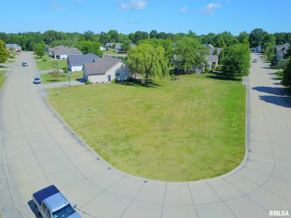 $28,000 | 6 Eastland Court, Carlinville, IL 62626