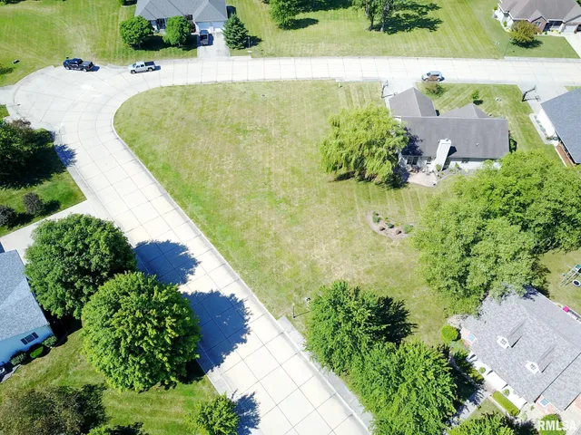 $28,000 | 6 Eastland Court, Carlinville, IL 62626