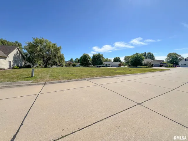 $28,000 | 6 Eastland Court, Carlinville, IL 62626