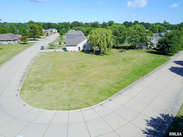 $28,000 | 6 Eastland Court, Carlinville, IL 62626