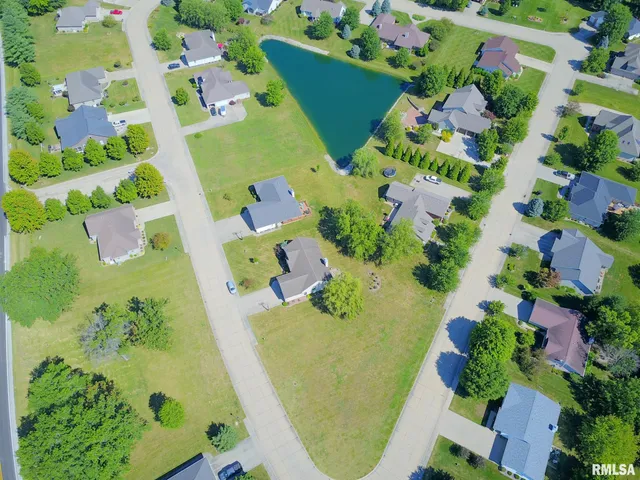 $28,000 | 6 Eastland Court, Carlinville, IL 62626