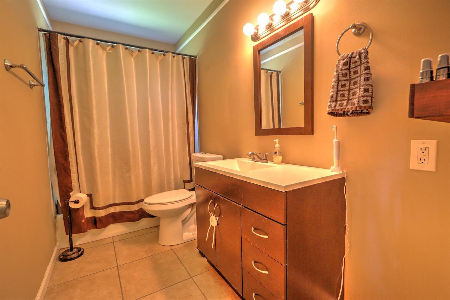 647 Charlbury Road Lexington, KY 40505 - Photo 14 of 32 Photo 14