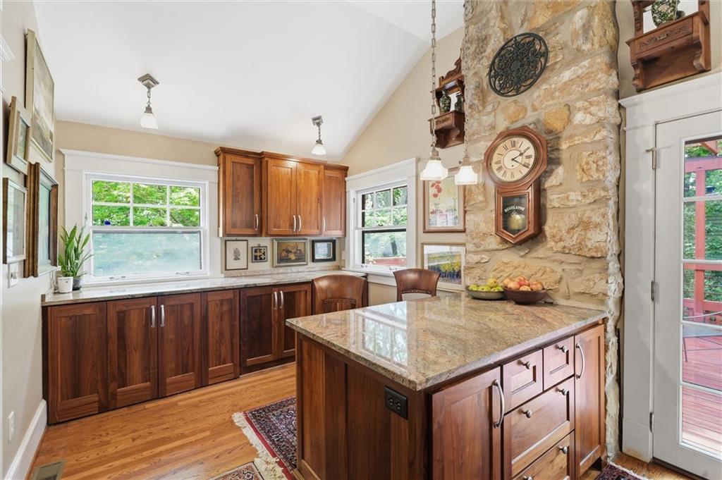 4708 Rockhill Road Kansas City, MO 64110 - Photo 14 of 48