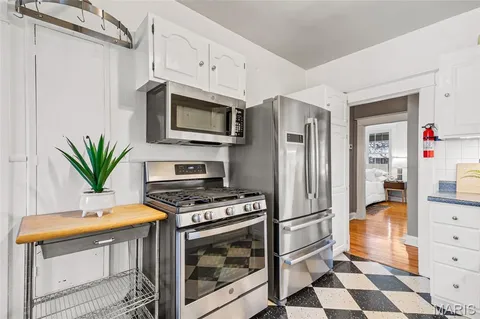 $209,900 | 2419 Oakland Avenue, St. Louis, MO 63114