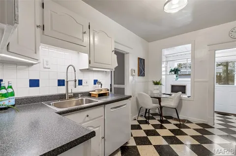 $209,900 | 2419 Oakland Avenue, St. Louis, MO 63114