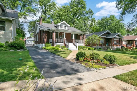 $209,900 | 2419 Oakland Avenue, St. Louis, MO 63114