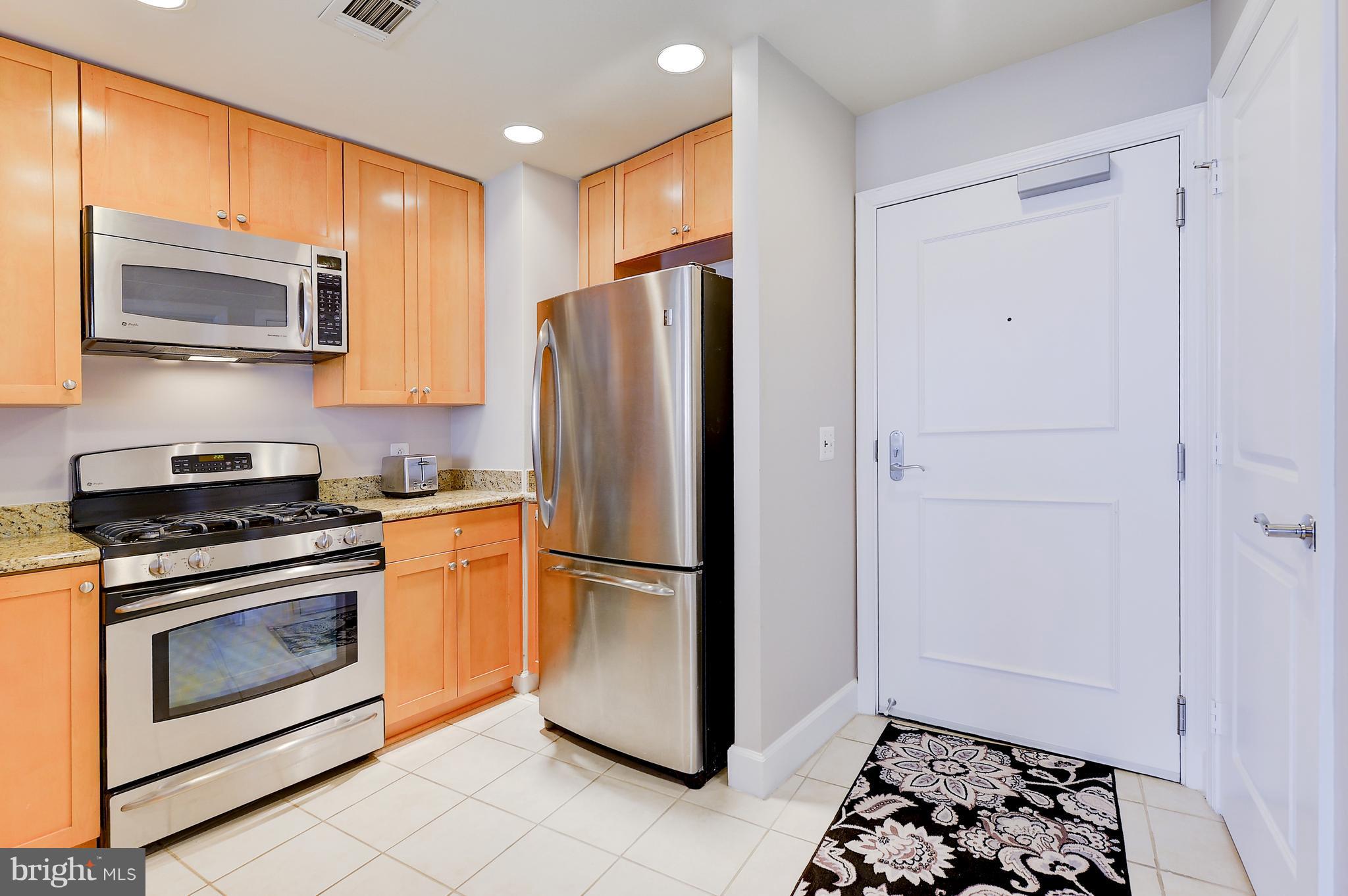 3650 South Glebe Road, Unit 367 Arlington, VA 22202 - Photo 4 of 28 Kitchen