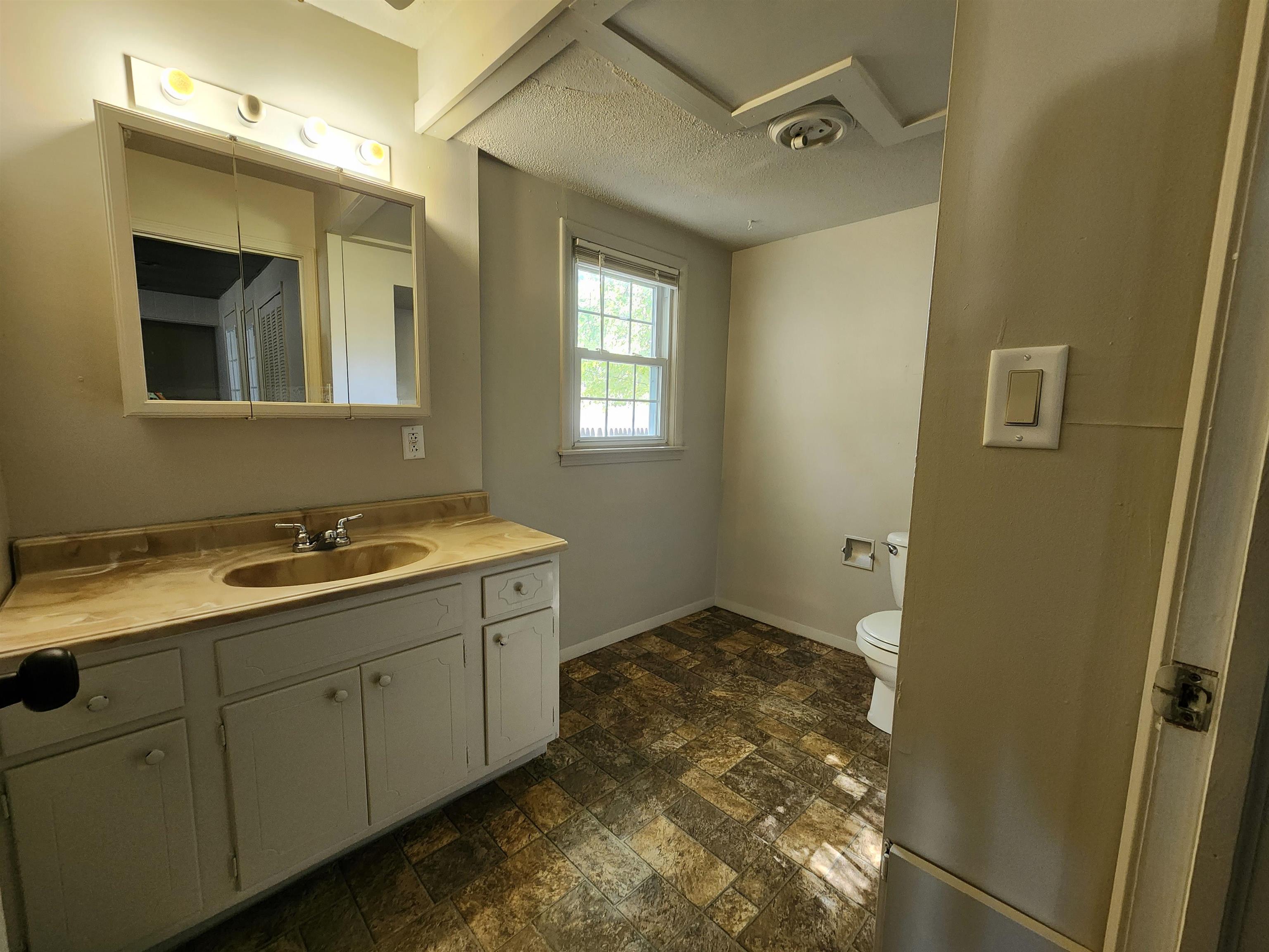 1002 1st Rochelle, IL 61068 - Photo 13 of 55 Gallery Image 13