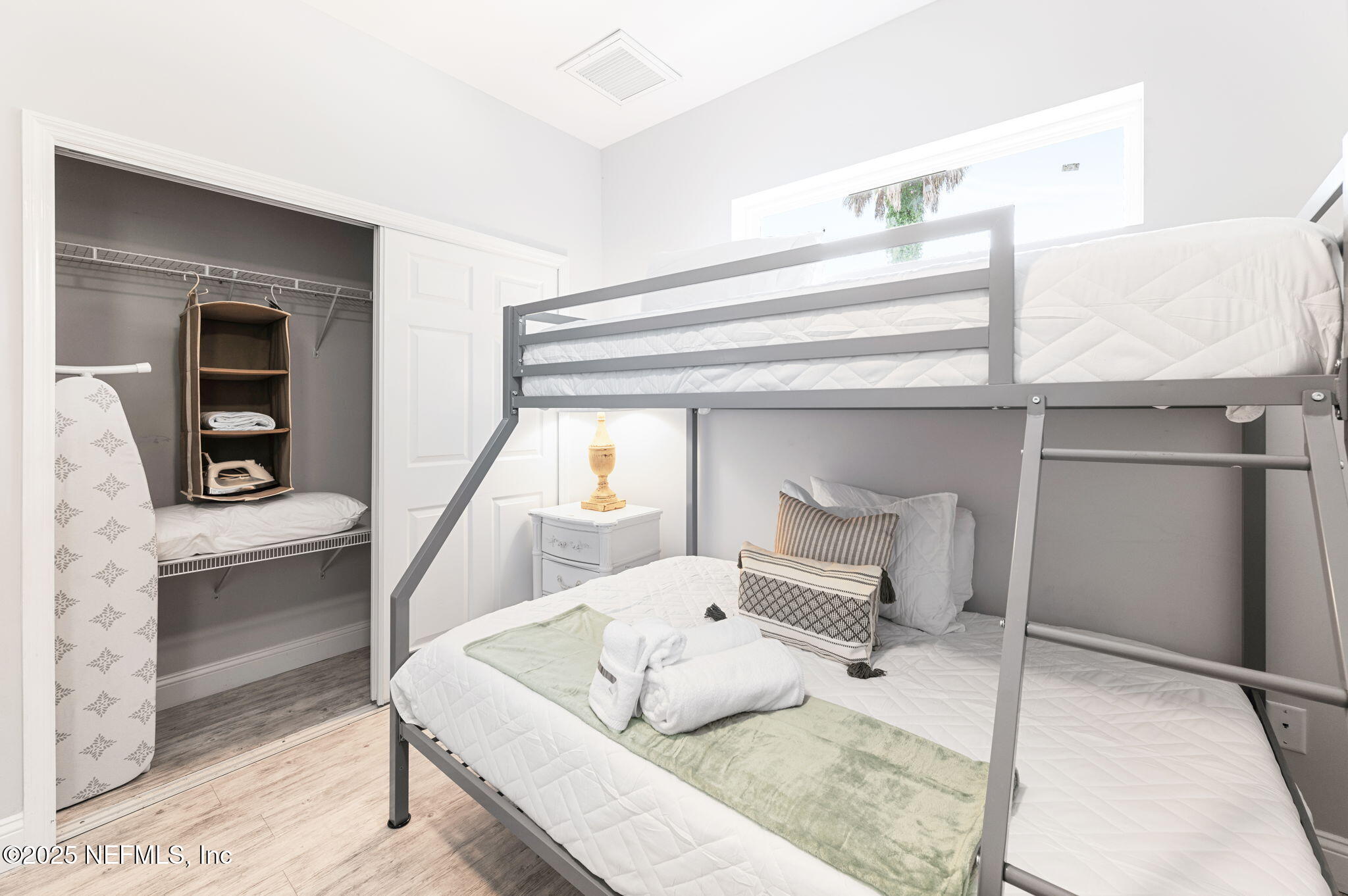 239 Riberia Street St. Augustine, FL 32084 - Photo 25 of 88 a living room with furniture