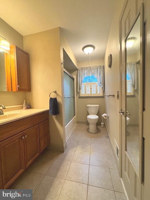 338 Ridge Road Browns Mills, NJ 08015 - Photo 19 of 38 a spacious bathroom with a bathtub sink and toilet