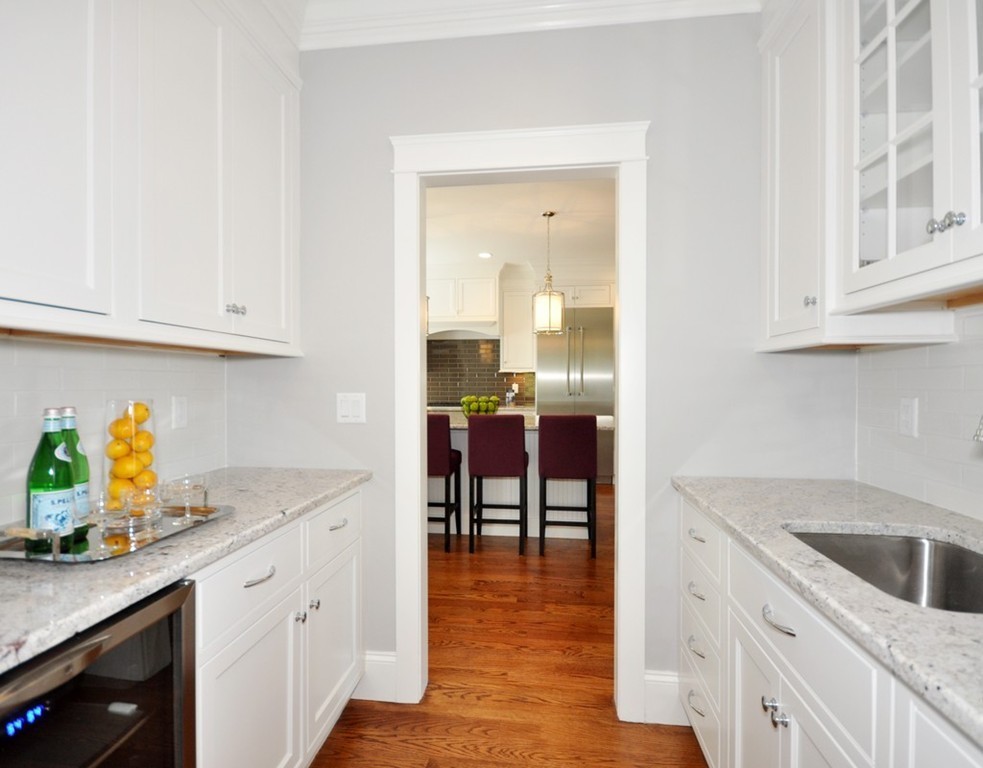 25 Oxbow Road Concord, MA 01742 - Photo 8 of 21 Gallery Image 8