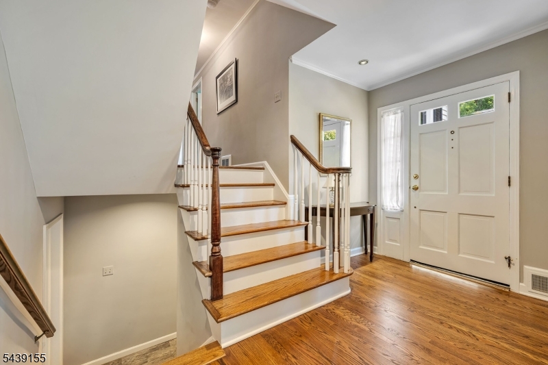 33 Runnymede Road Chatham, NJ 07928 - Photo 3 of 36