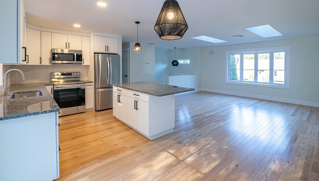 9 Susan Drive Dudley, MA 01571 - Photo 5 of 41