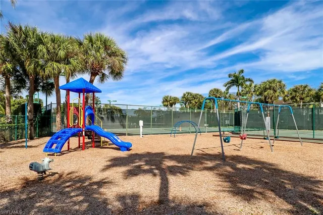 $339,000 | 2820 Citrus Lake Drive, Unit T101, Naples, FL 34109
