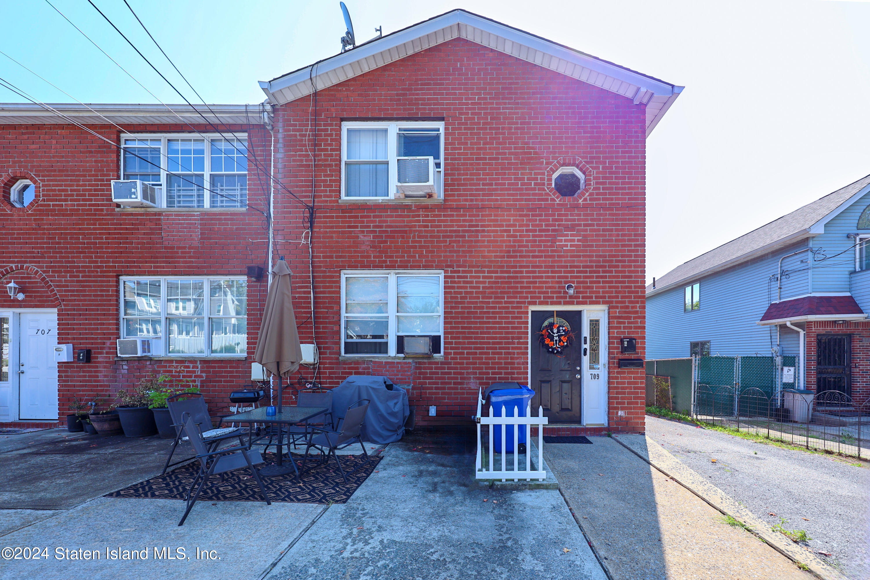 709 Annadale Road Staten Island, NY 10312 - Photo 2 of 4 1