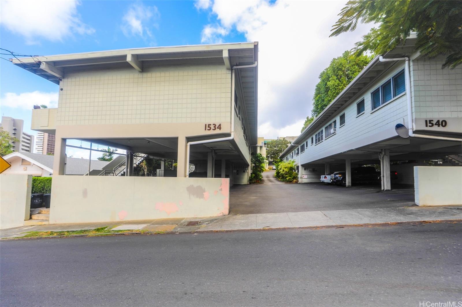 1540 Magazine Street, Unit C/3 Honolulu, HI 96822 - Photo 24 of 25 a front view of a house with a road