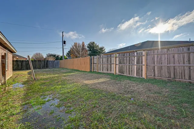 $1,575 | 607 Kings Way Drive, Unit B, Mansfield, TX 76063