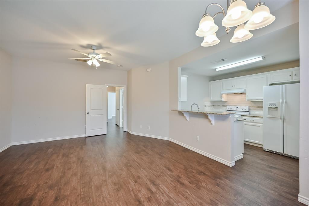 607 Kings Way Drive, Unit B Mansfield, TX 76063 - Photo 3 of 25