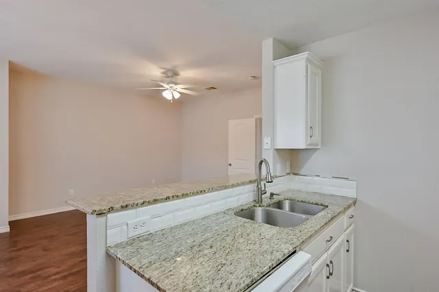 $1,575 | 607 Kings Way Drive, Unit B, Mansfield, TX 76063