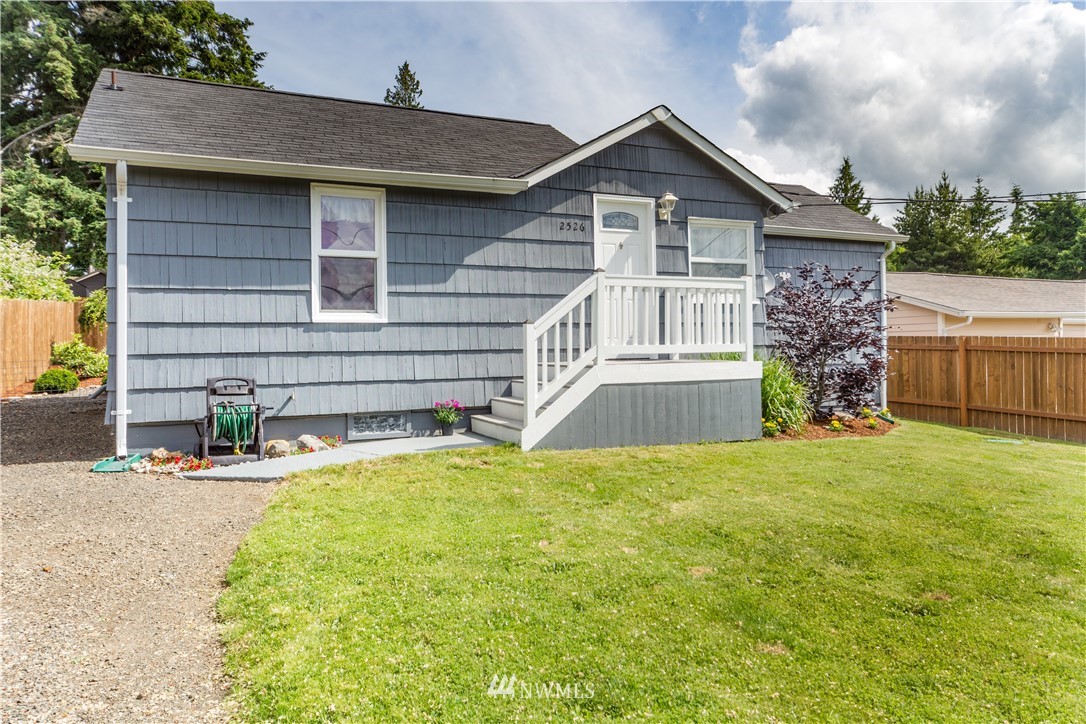 2526 Sheridan Road Bremerton, WA 98310 - Photo 2 of 27 Gallery Image 2