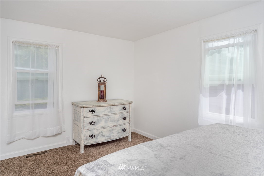 2526 Sheridan Road Bremerton, WA 98310 - Photo 13 of 27 Gallery Image 13