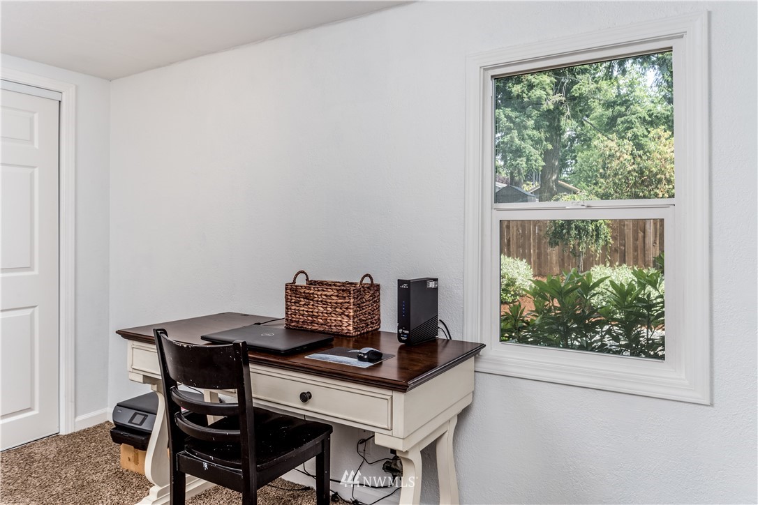 2526 Sheridan Road Bremerton, WA 98310 - Photo 16 of 27 Gallery Image 16