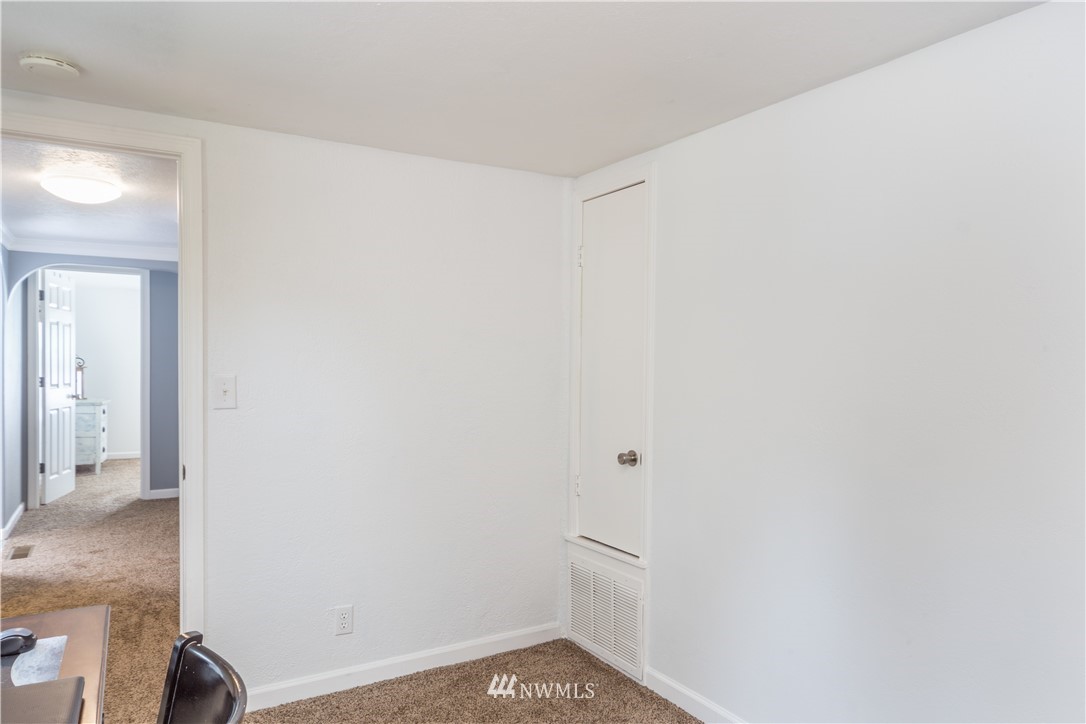 2526 Sheridan Road Bremerton, WA 98310 - Photo 18 of 27 Gallery Image 18