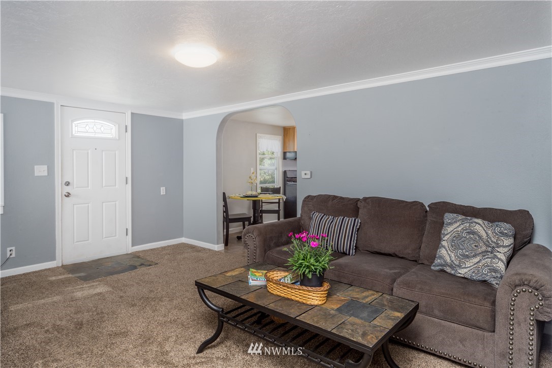 2526 Sheridan Road Bremerton, WA 98310 - Photo 6 of 27 Gallery Image 6