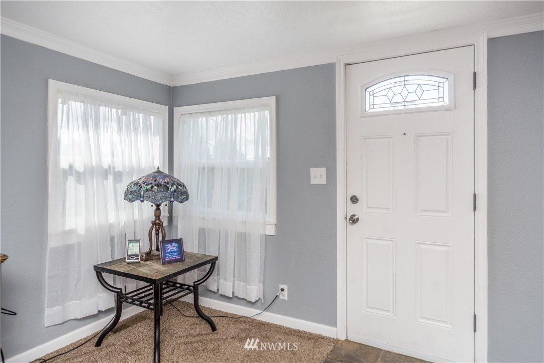 2526 Sheridan Road Bremerton, WA 98310 - Photo 7 of 27 Gallery Image 7