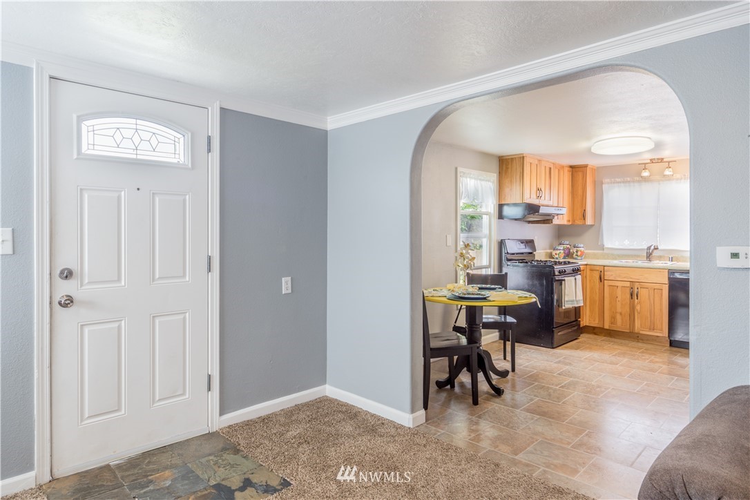 2526 Sheridan Road Bremerton, WA 98310 - Photo 8 of 27 Gallery Image 8