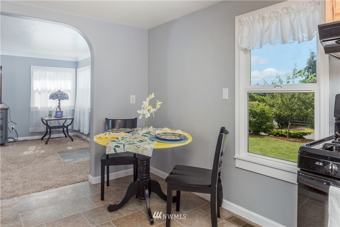 2526 Sheridan Road Bremerton, WA 98310 - Photo 10 of 27 Gallery Image 10