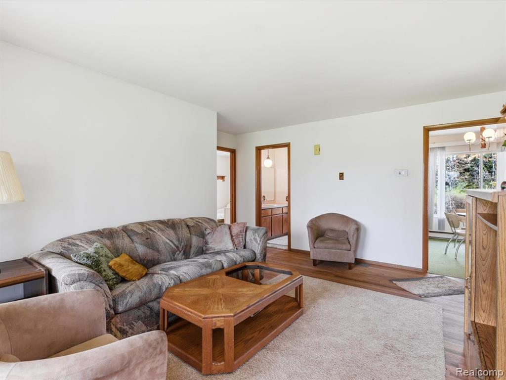 9190 Bryce Road Avoca, MI 48006 - Photo 7 of 46