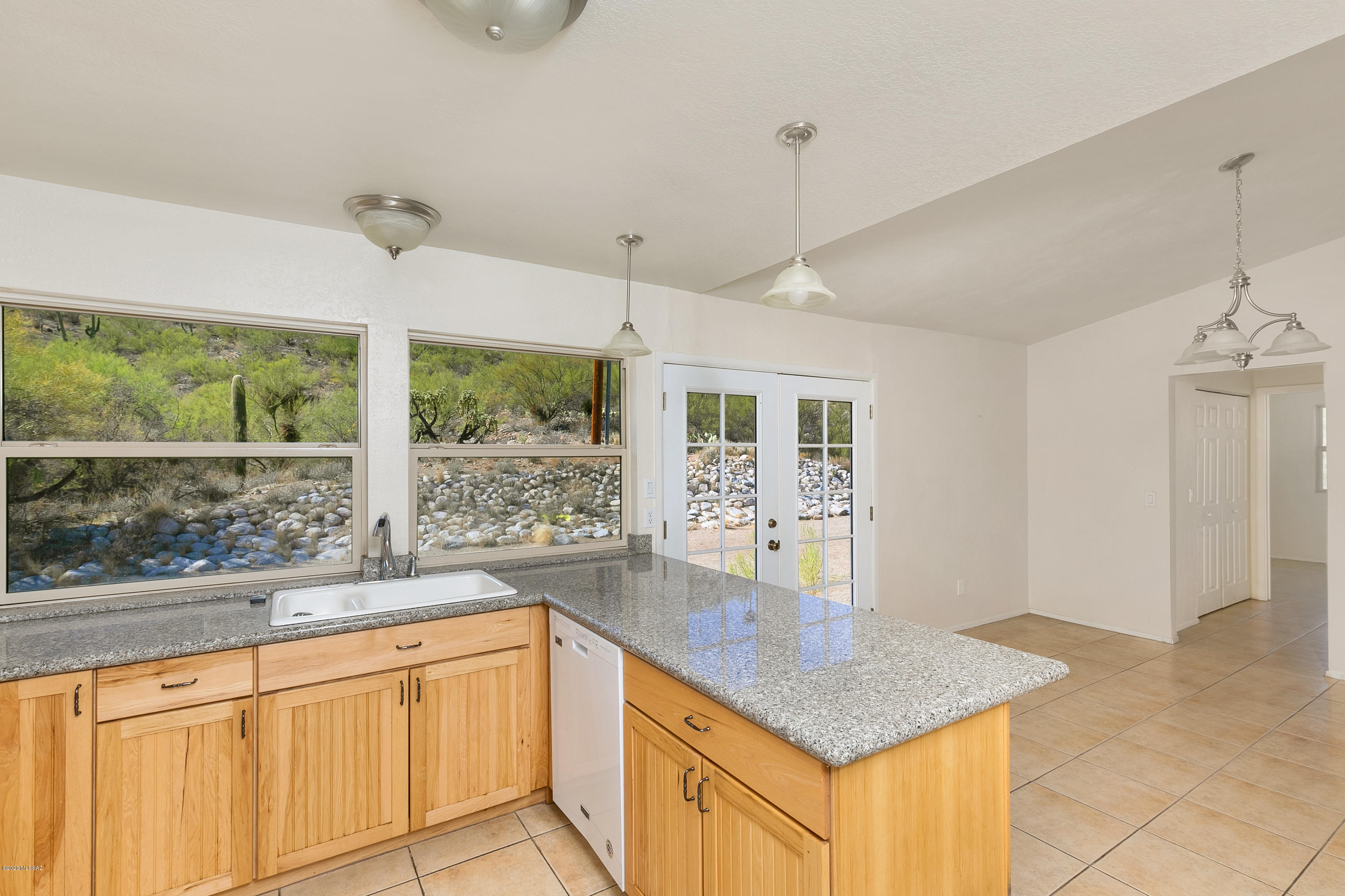 5121 North Kolb Road Tucson, AZ 85750 - Photo 11 of 27