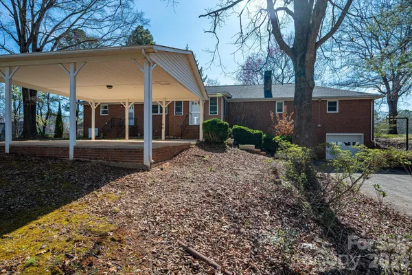 $800,000 | 221 Lee Black Road, Cherryville, NC 28021