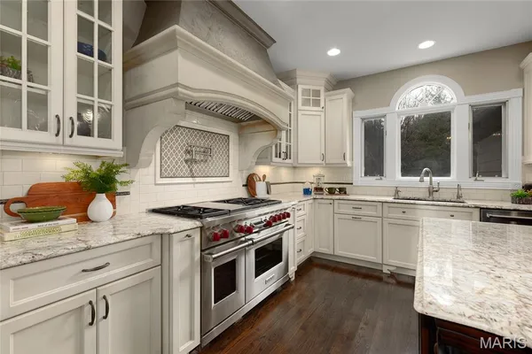 $1,750,000 | 997 Tara Oaks Drive, Chesterfield, MO 63005