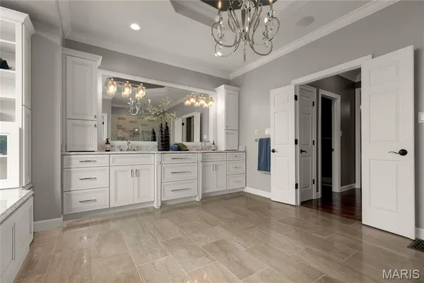 $1,750,000 | 997 Tara Oaks Drive, Chesterfield, MO 63005