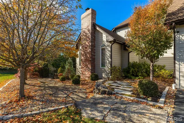 $1,750,000 | 997 Tara Oaks Drive, Chesterfield, MO 63005