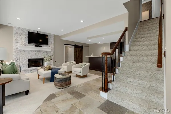 $1,750,000 | 997 Tara Oaks Drive, Chesterfield, MO 63005