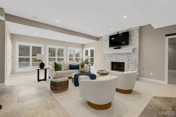 $1,750,000 | 997 Tara Oaks Drive, Chesterfield, MO 63005