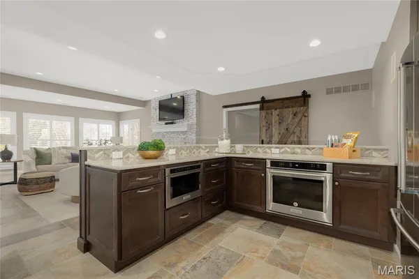 $1,750,000 | 997 Tara Oaks Drive, Chesterfield, MO 63005