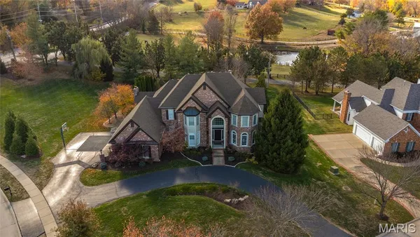 $1,750,000 | 997 Tara Oaks Drive, Chesterfield, MO 63005